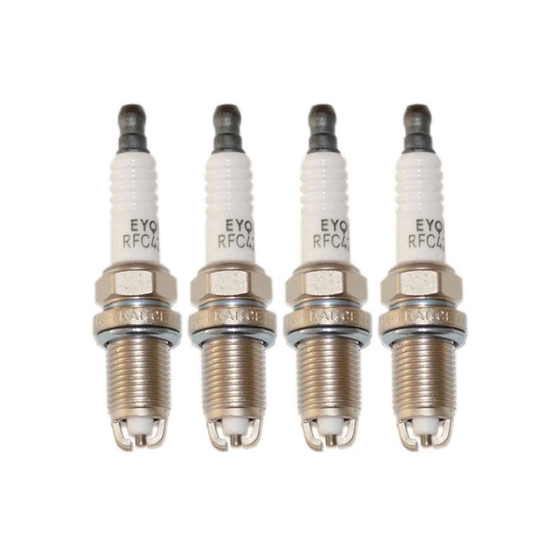 شمع خودرو اکیوم مدل جفت پلاتین پایه کوتاه کد rfc42lz2e a5 بسته 4 عددی